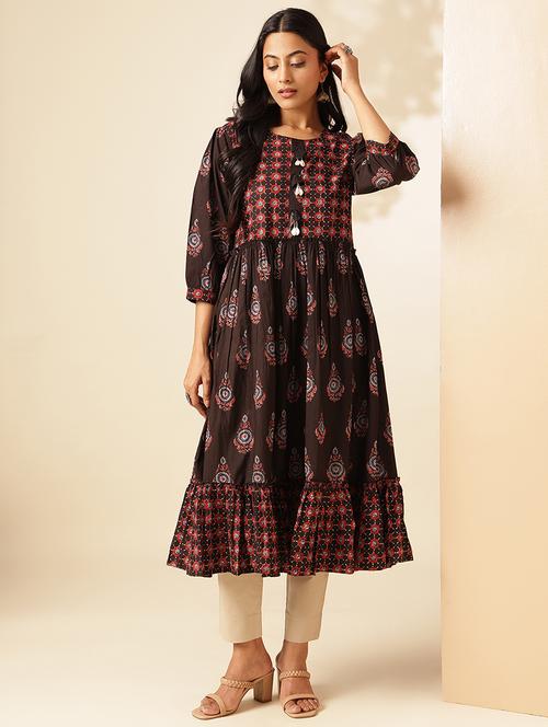 women printed three quarter sleeve tiered kurta - 21909591 - Very Small Image - 1