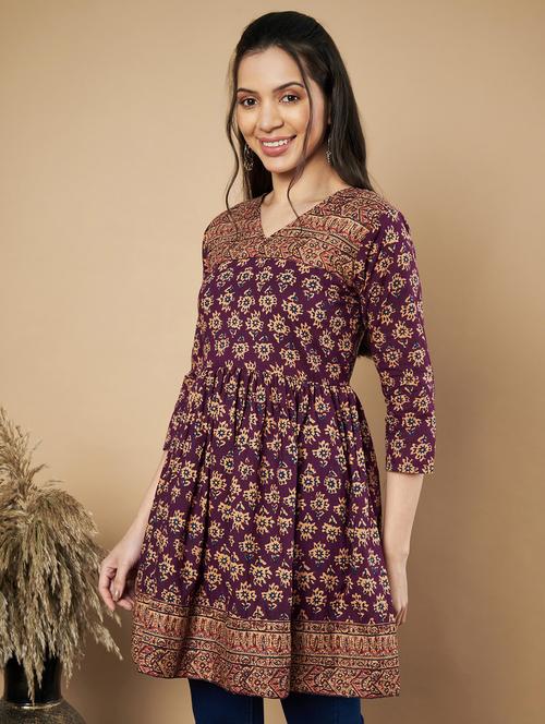 Women Printed Three Quarter Sleeves Kurti - 21910423 - Very Small Image - 1