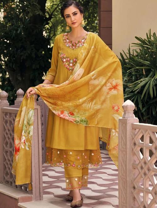 women three quarter sleeve kurta pant with dupatta set - 21911747 - Very Small Image - 1