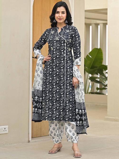 women three quarter sleeve kurta pant with dupatta set - 21919876 - Very Small Image - 1