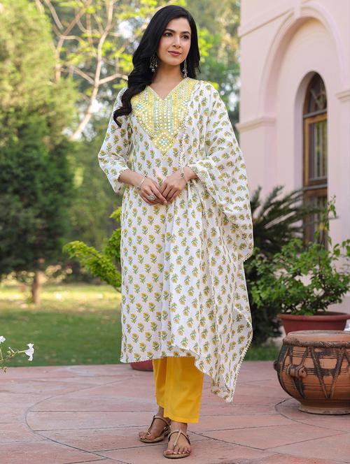women three quarter sleeve kurta pant with dupatta set - 21925622 - Very Small Image - 1