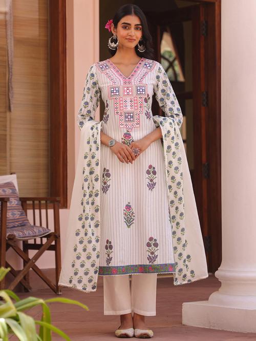 women three quarter sleeve kurta pant with dupatta set - 21925655 - Very Small Image - 1