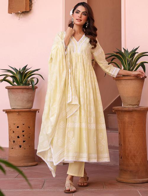 women three quarter sleeve anarkali kurta pant with dupatta set - 21925663 - Very Small Image - 1