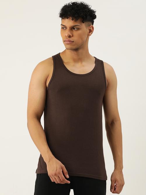 men brown solid sleeveless vest - 21930755 - Very Small Image - 1