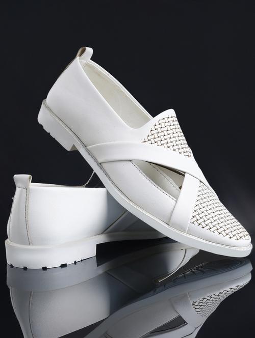 men white slip on mojari - 21931602 - Very Small Image - 1