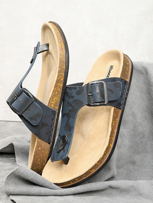 men printed toe separator sandal - 21931677 - Very Small Image - 1