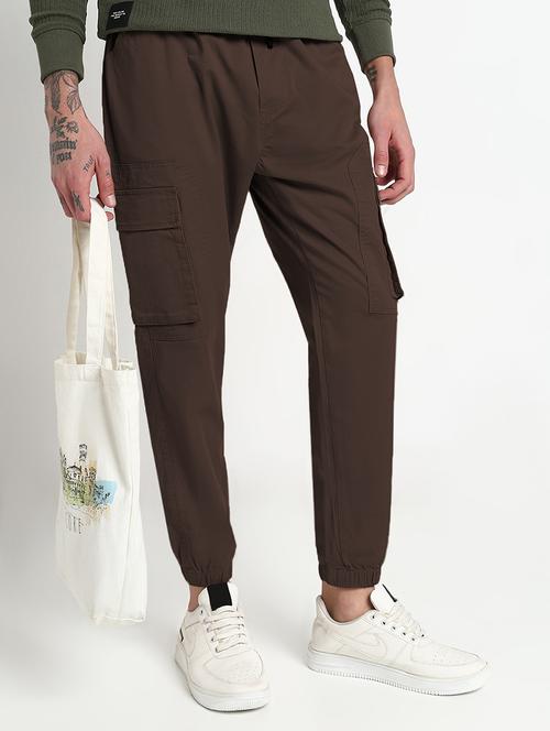 men brown solid low rise jogger cargo - 21933737 - Very Small Image - 1