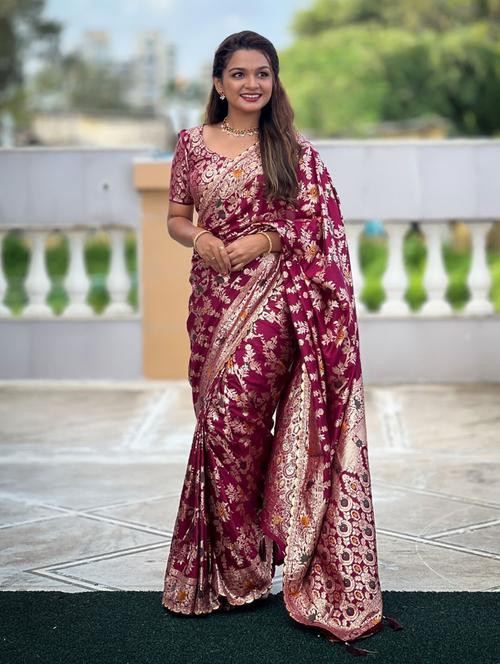 women self design banarasi saree with blouse - 21935144 - Very Small Image - 1