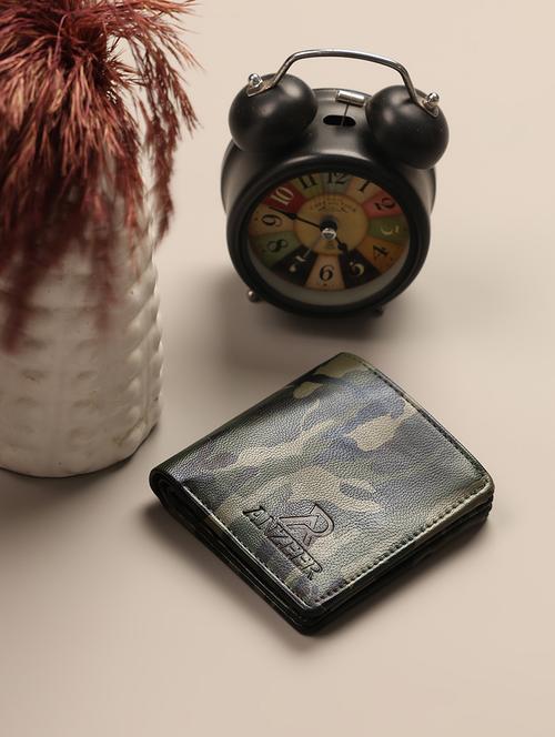 men's bi-fold camouflage print leather wallet - 21940429 - Very Small Image - 1
