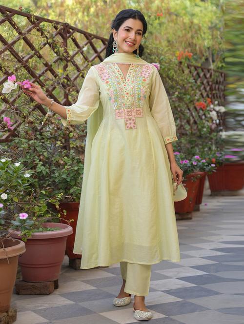 women three quarter sleeve anarkali kurta pant with dupatta set - 21941544 - Very Small Image - 1