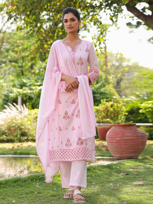 women three quarter sleeve kurta pant with dupatta set - 21941551 - Very Small Image - 1