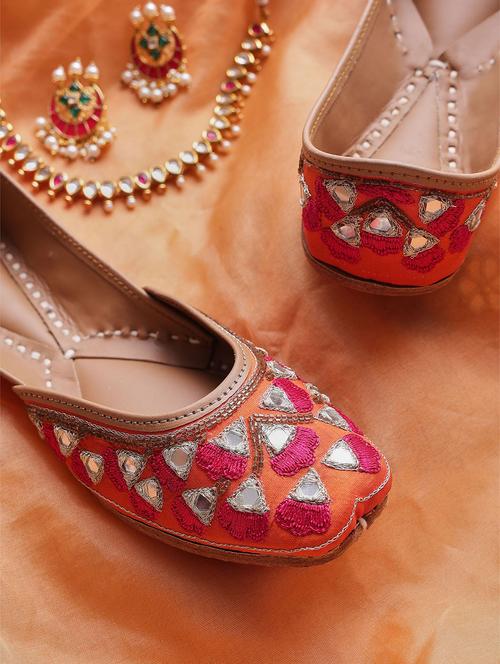 women embroidered slip on juttis - 21943239 - Very Small Image - 1