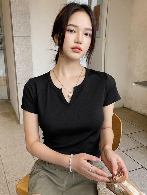 women solid short sleeve notch neck regular top - 21944520 - Very Small Image - 1