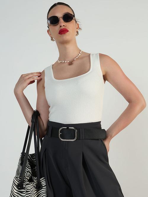 women white solid sleeveless tank top  - 21946361 - Very Small Image - 1