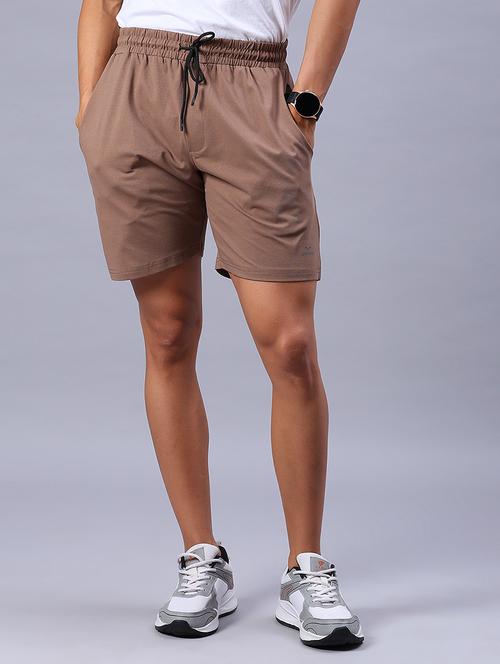 men solid mid rise regular fit shorts - 21948055 - Very Small Image - 1