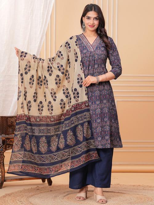women three quarter sleeve kurta palazzo with dupatta set - 21948496 - Very Small Image - 1