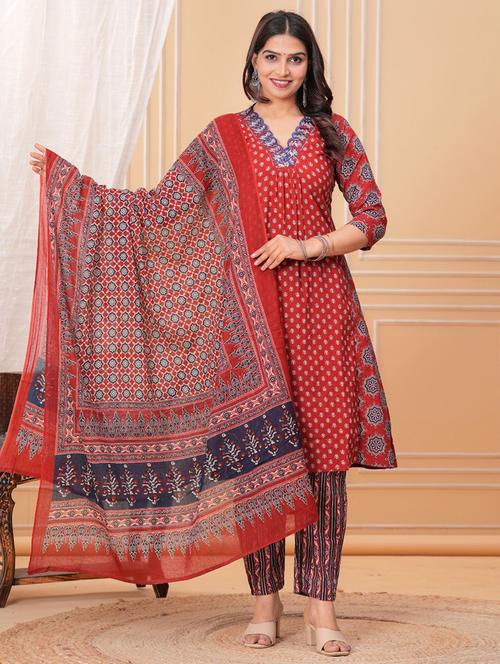 women three quarter sleeve kurta pant with dupatta set - 21948503 - Very Small Image - 1