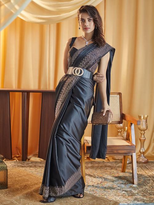 women solid with bordered saree with blouse - 21949642 - Very Small Image - 1