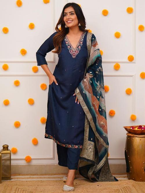 women three quarter sleeve kurta pant with dupatta set - 21954157 - Very Small Image - 1