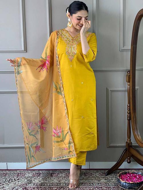women three quarter sleeve kurta pant with dupatta set - 21954206 - Very Small Image - 1