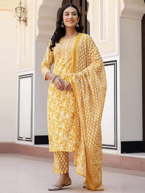 women three quarter sleeve kurta pant with dupatta set - 21956171 - Very Small Image - 1