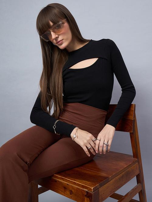 women solid long sleeve cut out crop top  - 21958390 - Very Small Image - 1