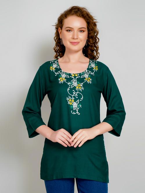 Women Embroidered Three Quarter Sleeve Straight Kurti - 21959374 - Very Small Image - 1