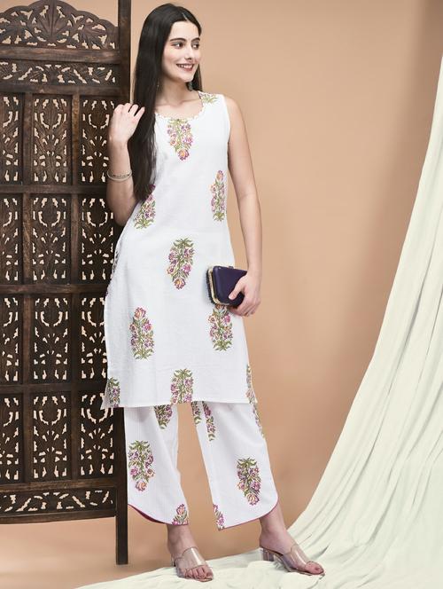 women white sleeveless kurta palazzo set - 21959506 - Very Small Image - 1