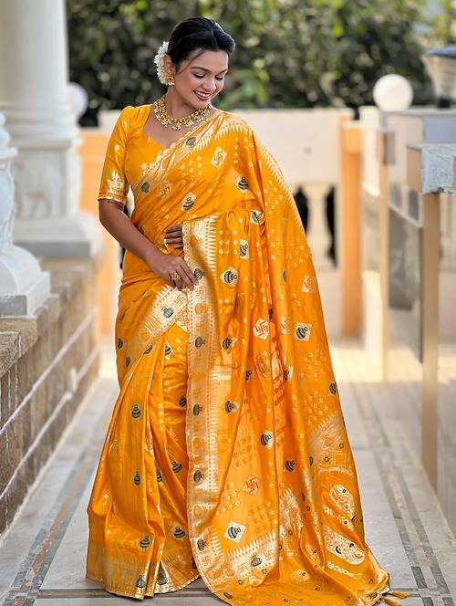 women bandhani bordered saree with blouse - 21959850 - Very Small Image - 1