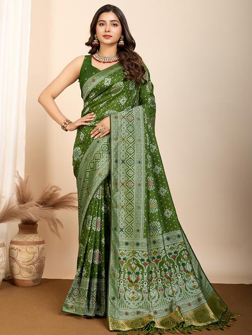 women self design banarasi saree with blouse - 21960247 - Very Small Image - 1