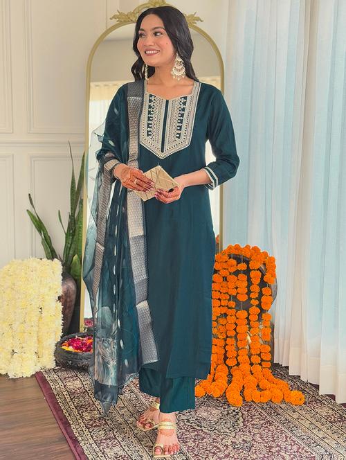 women three quarter sleeve kurta pant with dupatta set - 21961669 - Very Small Image - 1