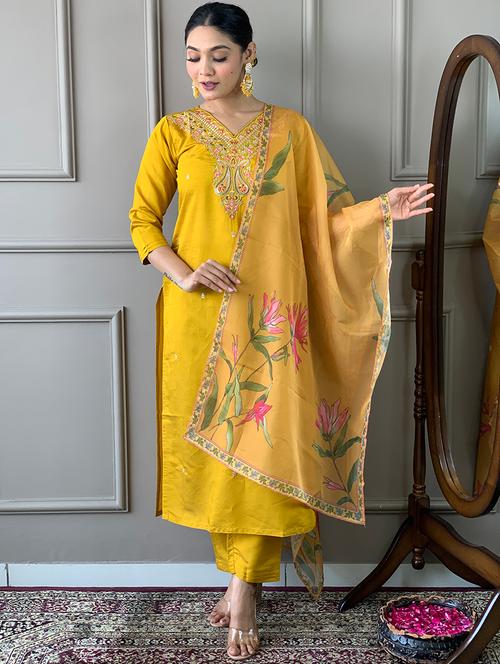 women three quarter sleeve kurta pant with dupatta set - 21961685 - Very Small Image - 1