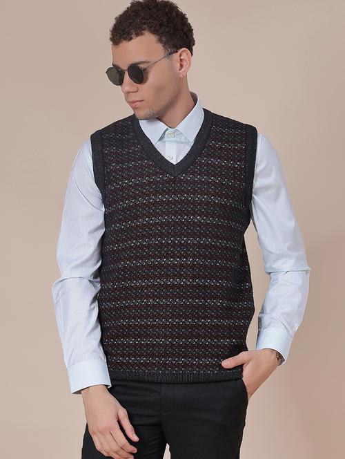 men self design sleeveless regular fit pullover - 21961962 - Very Small Image - 1