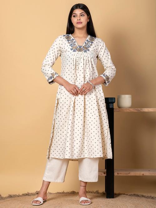women three quarter sleeve kurta pant set - 21962197 - Very Small Image - 1