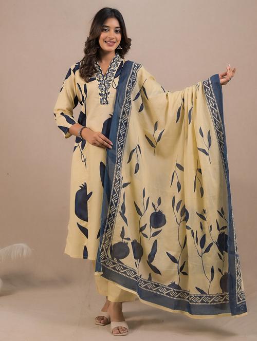 women three quarter sleeve kurta pant with dupatta set - 21962200 - Very Small Image - 1