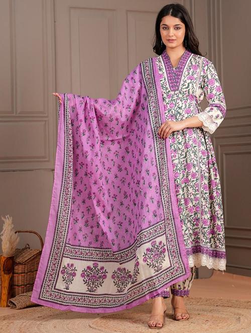 women three quarter sleeve kurta pant with dupatta set - 21963417 - Very Small Image - 1