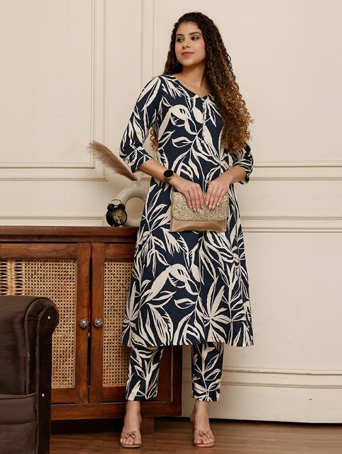 women printed three quarter kurta and pant set - 21964931 - Very Small Image - 1