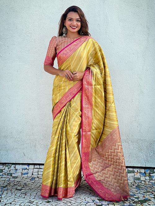 women self design banarasi saree with blouse - 21965076 - Very Small Image - 1