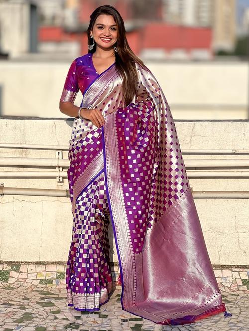 women self design banarasi saree with blouse - 21968803 - Very Small Image - 1