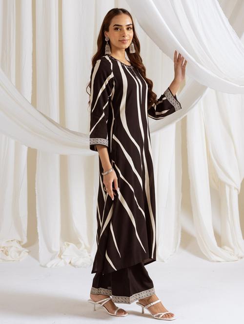 women striped three quarter sleeve kurta pant set - 21969706 - Very Small Image - 1