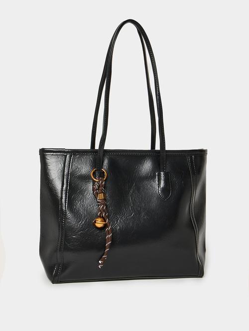 Black Textured Pu Shoulder Bag With Tassel - 21971500 - Very Small Image - 1