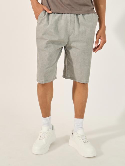 men solid mid rise relaxed fit short - 21971519 - Very Small Image - 1