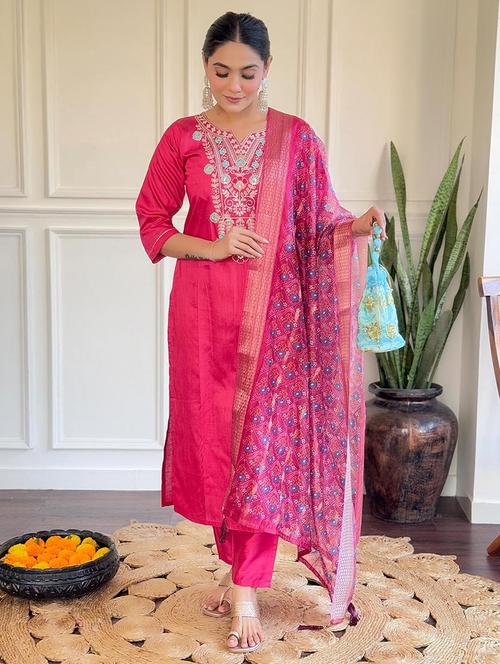 women three quarter sleeve kurta pant with dupatta set - 21975543 - Very Small Image - 1