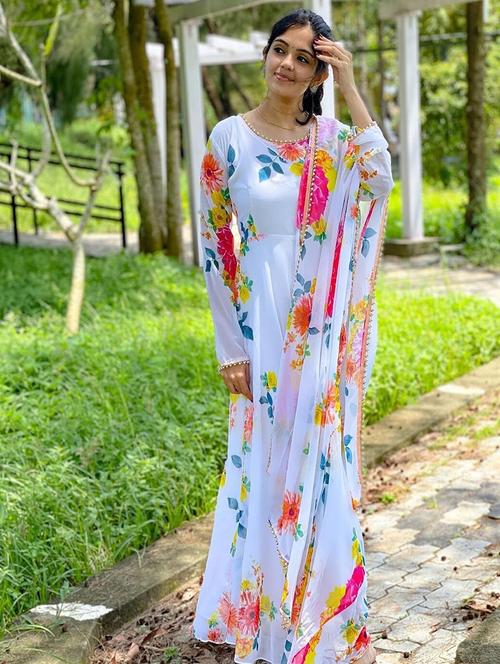 women floral printed long sleeve kurta dupatta set - 21976713 - Very Small Image - 1