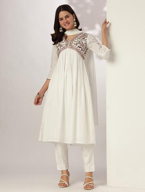 women embroidered three quarter sleeve kurta pant with dupatta set - 21978448 - Very Small Image - 1