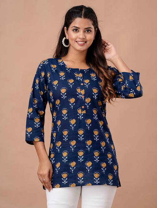 women printed three quarter sleeve straight kurti - 21979037 - Very Small Image - 1