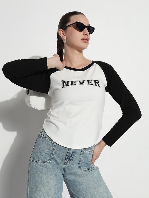 women color blocked long sleeve t-shirt - 21979982 - Very Small Image - 1