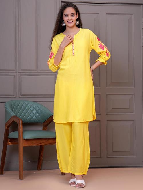 women embroidered round neck kurta and palazzo set - 21981577 - Very Small Image - 1