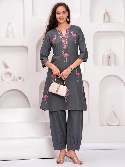 women embroidered notch neck kurta and salwar set - 21981580 - Very Small Image - 1
