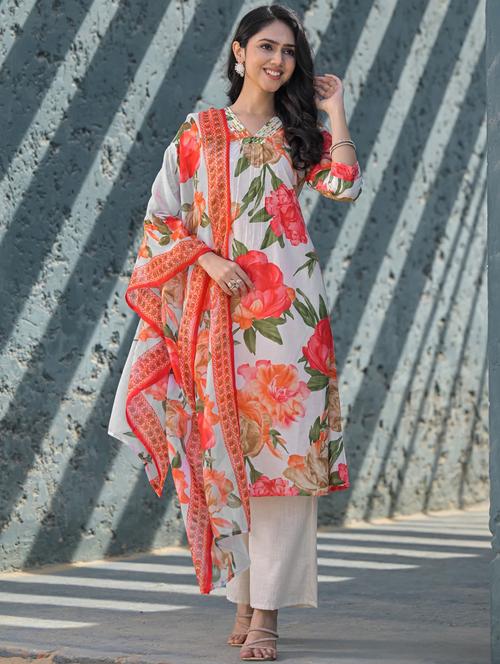 women floral three quarter sleeve kurta pant with dupatta set - 21985542 - Very Small Image - 1